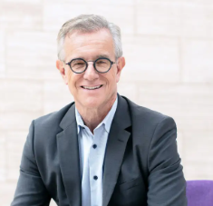 Dr. CHET STRAVY