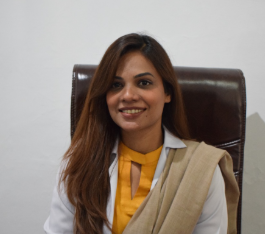 Dr. Amna Riaz