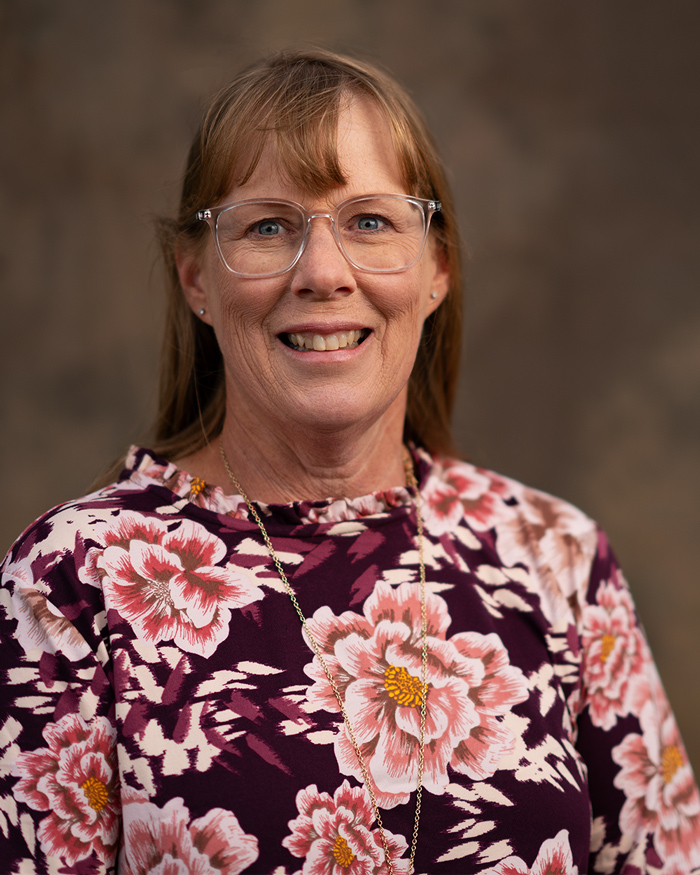Dr. Lindsey Pruyn