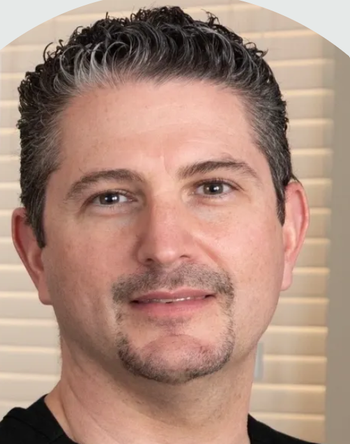 Dr. Alejandro Lichtinger