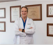 Dr. JUAN PABLO VÉLEZ R.