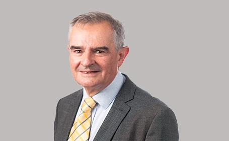 Dr Howard McAlpine