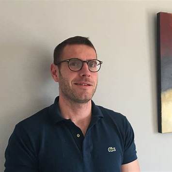 Dr. Julien Pichon