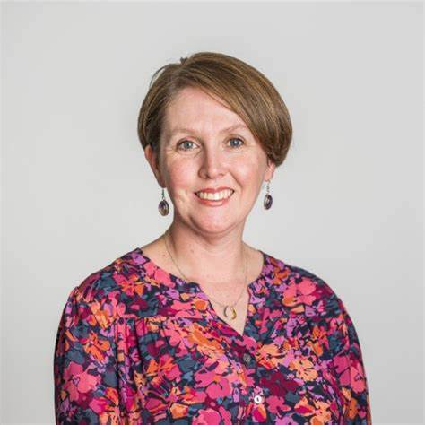 Dr Amy Holmes