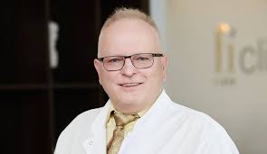 Dr. Arturas Salasevicius