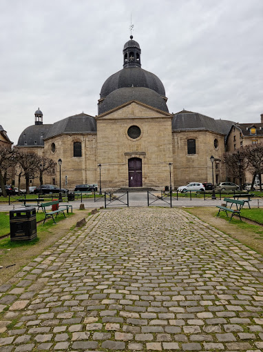 University Hospitals Pitié Salpêtrière - Charles Foix