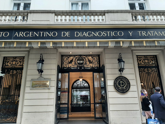 IADT - Instituto Argentino de Diagnostico y Tratamiento