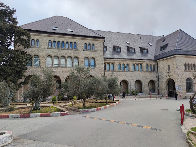 Augusta Victoria Hospital