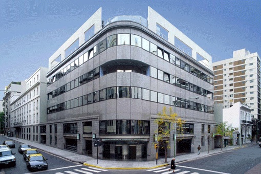 IADT - Instituto Argentino de Diagnostico y Tratamiento