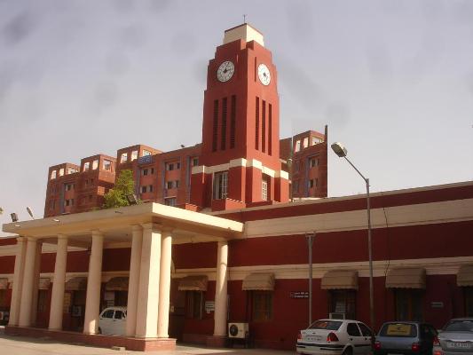 Lok Nayak Hospital