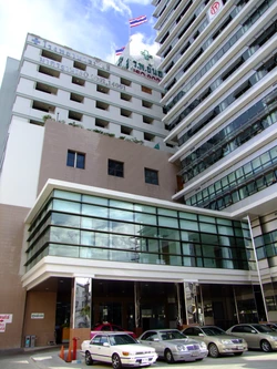 Yanhee Hospital